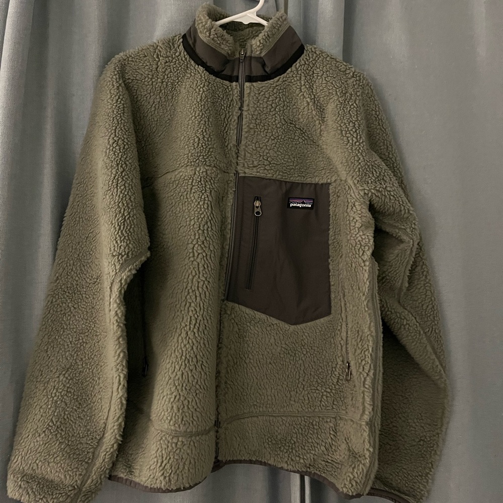 Patagonia Men’s Retro X fleece, size Medium